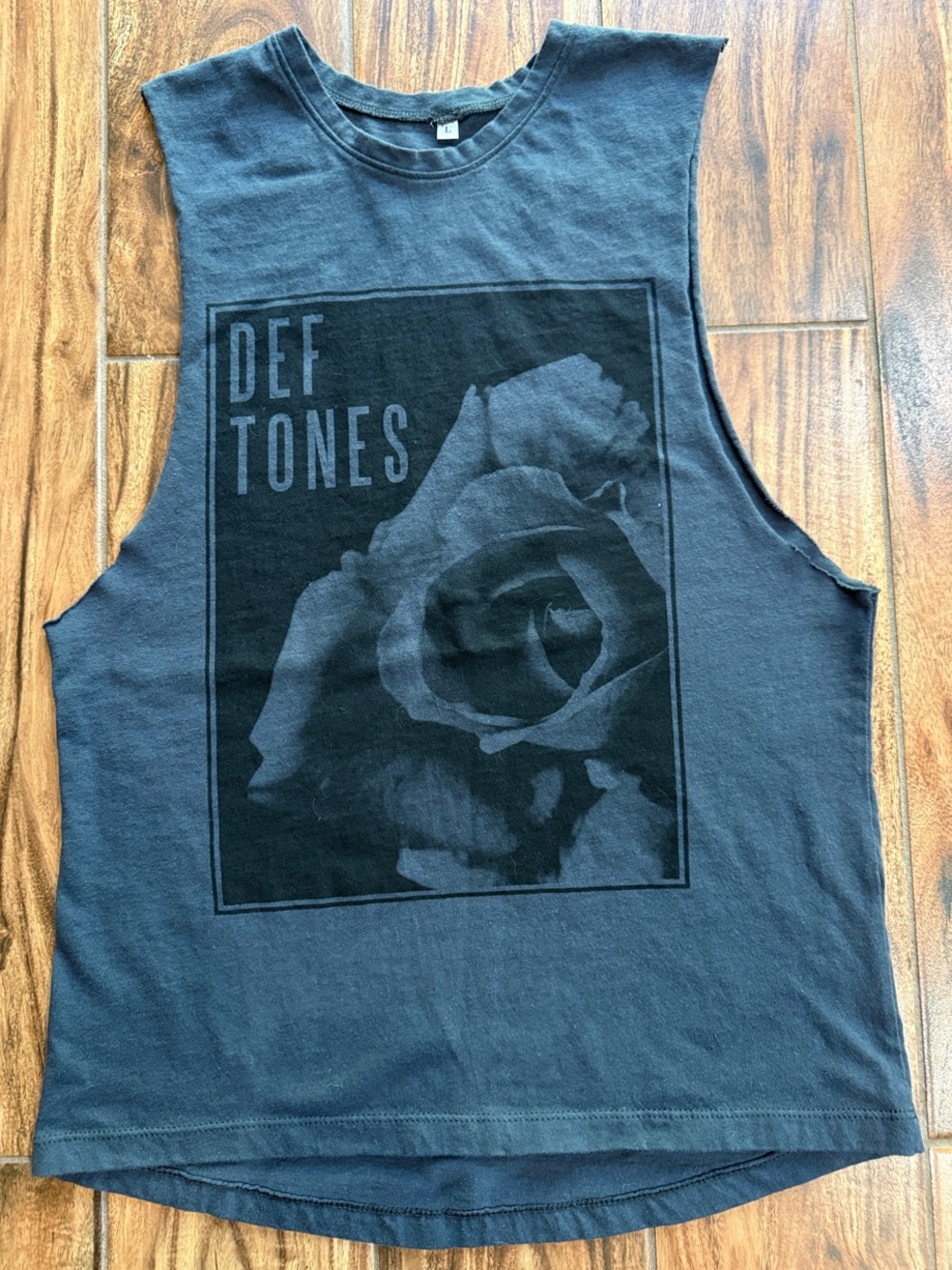 Deftones Rose Women’s Graphic Muscle Official Merch Tee size Large